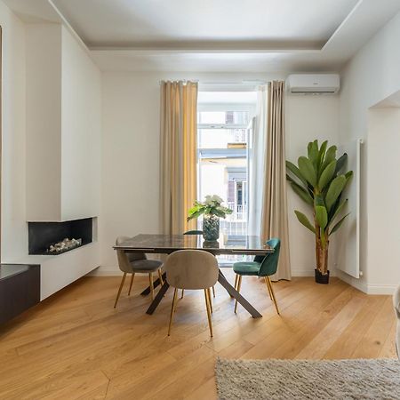 Aristocrat Chiaia Bridge Apartment Napoli Bagian luar foto