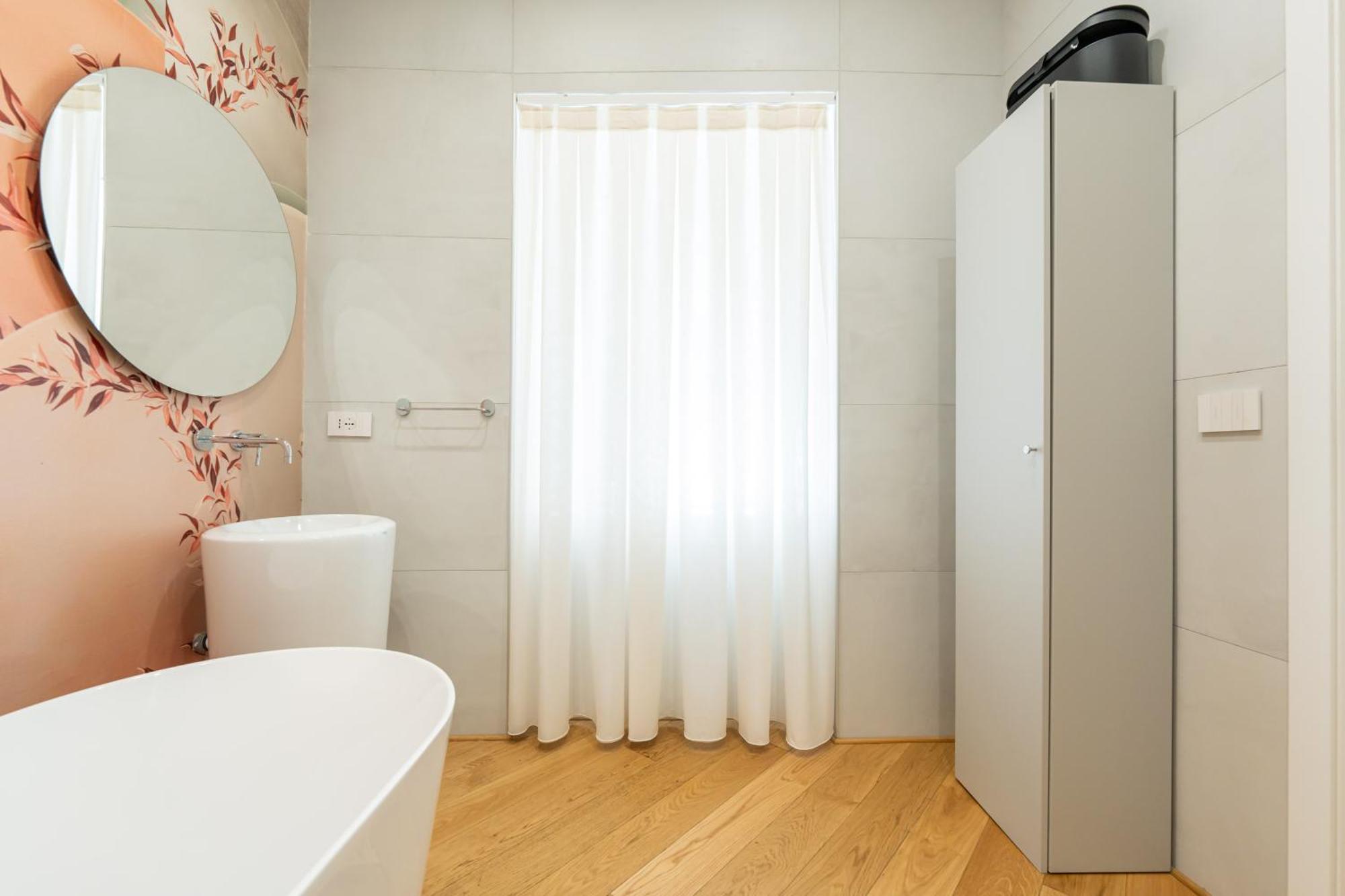 Aristocrat Chiaia Bridge Apartment Napoli Bagian luar foto