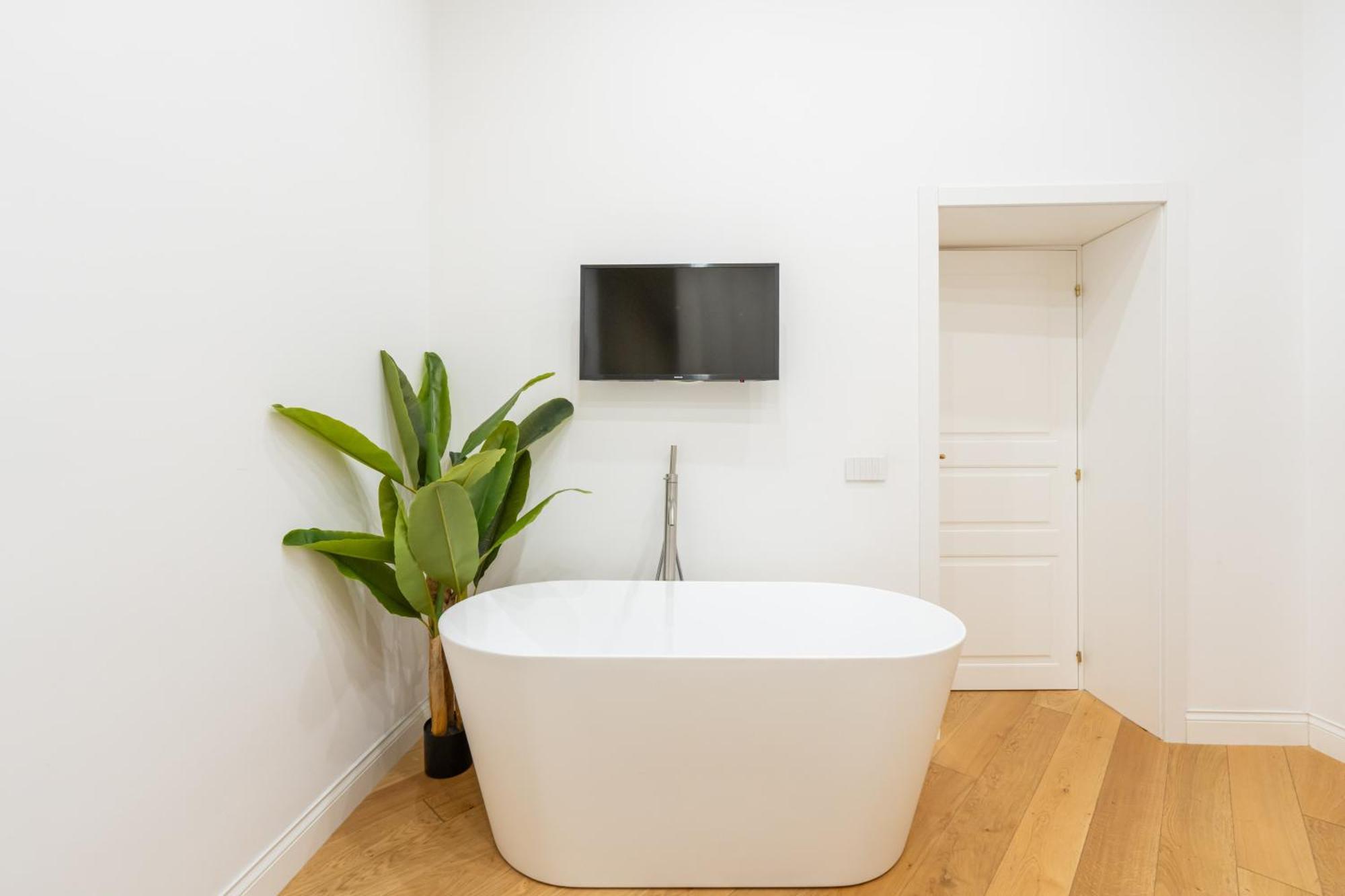 Aristocrat Chiaia Bridge Apartment Napoli Bagian luar foto