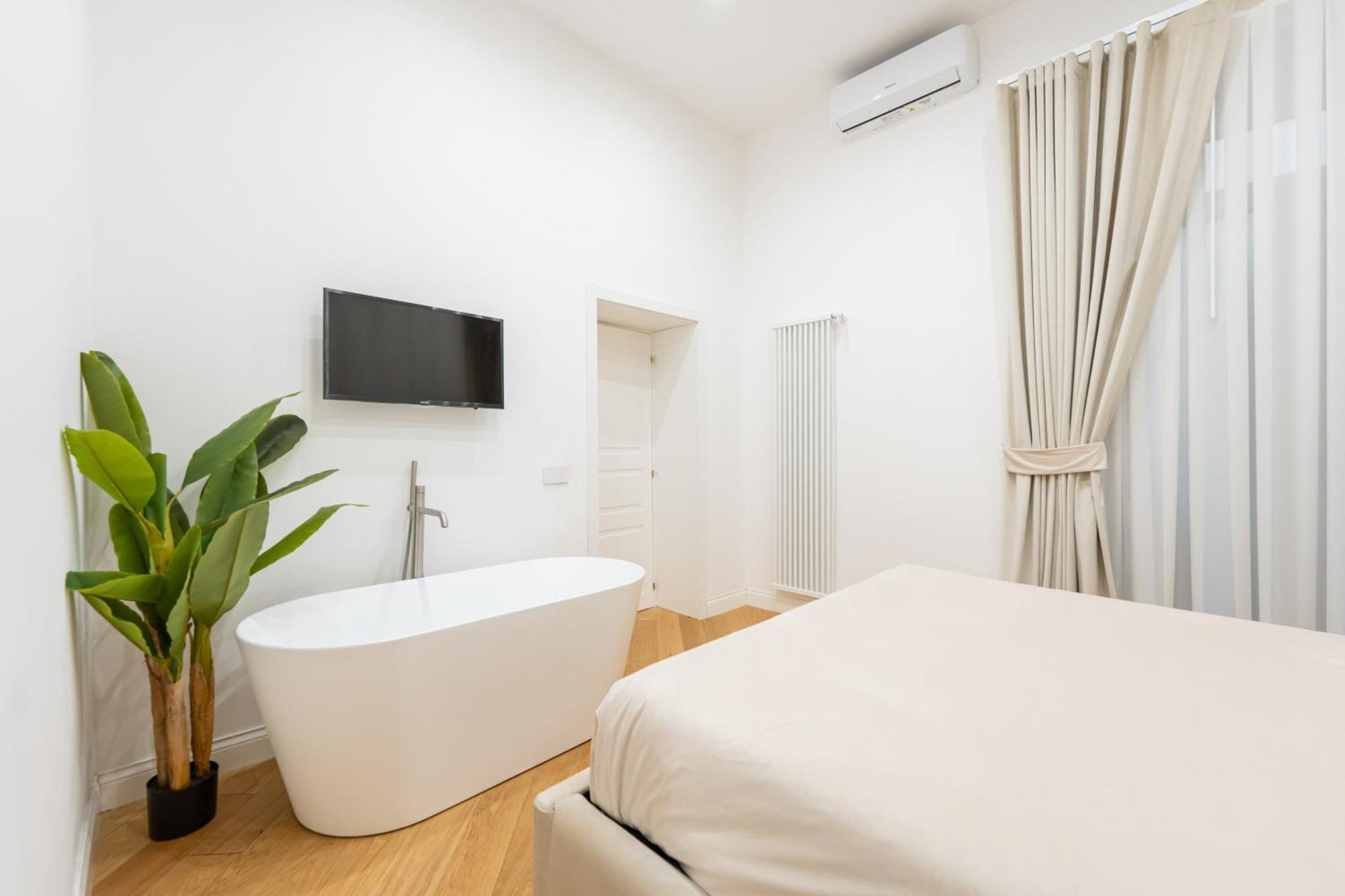 Aristocrat Chiaia Bridge Apartment Napoli Bagian luar foto